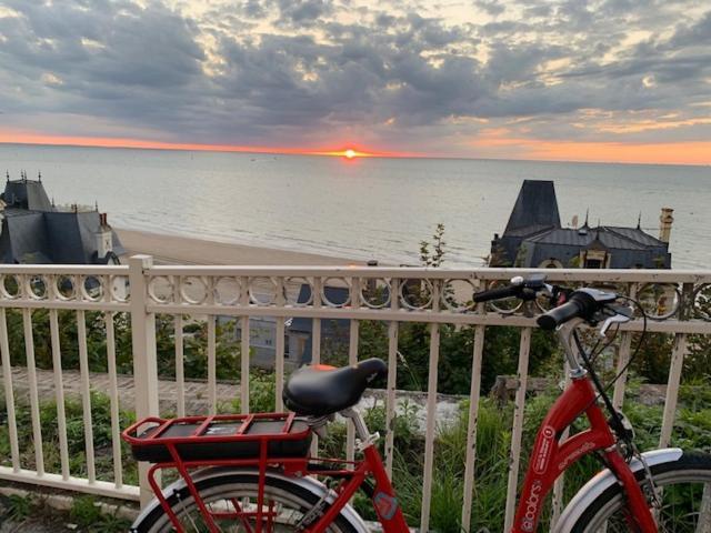 L'Appartement Vue Mer De La Villa Des Rosiers - Trouville Sur Mer Eksteriør billede